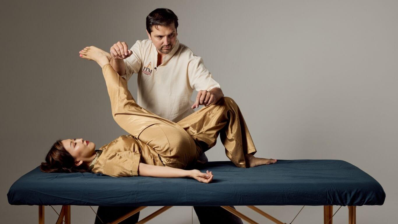 Étirements avancés et variations en Master Class Niveau 2